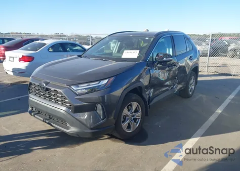 2023 Toyota Rav4 Xle z USA, uszkodzony, nr VIN 2T3W1RFV0PC238372